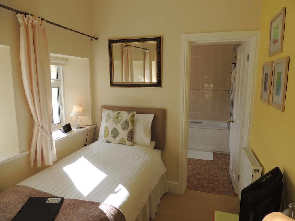 Cedar House Bed & Breakfast Minehead Dış mekan fotoğraf