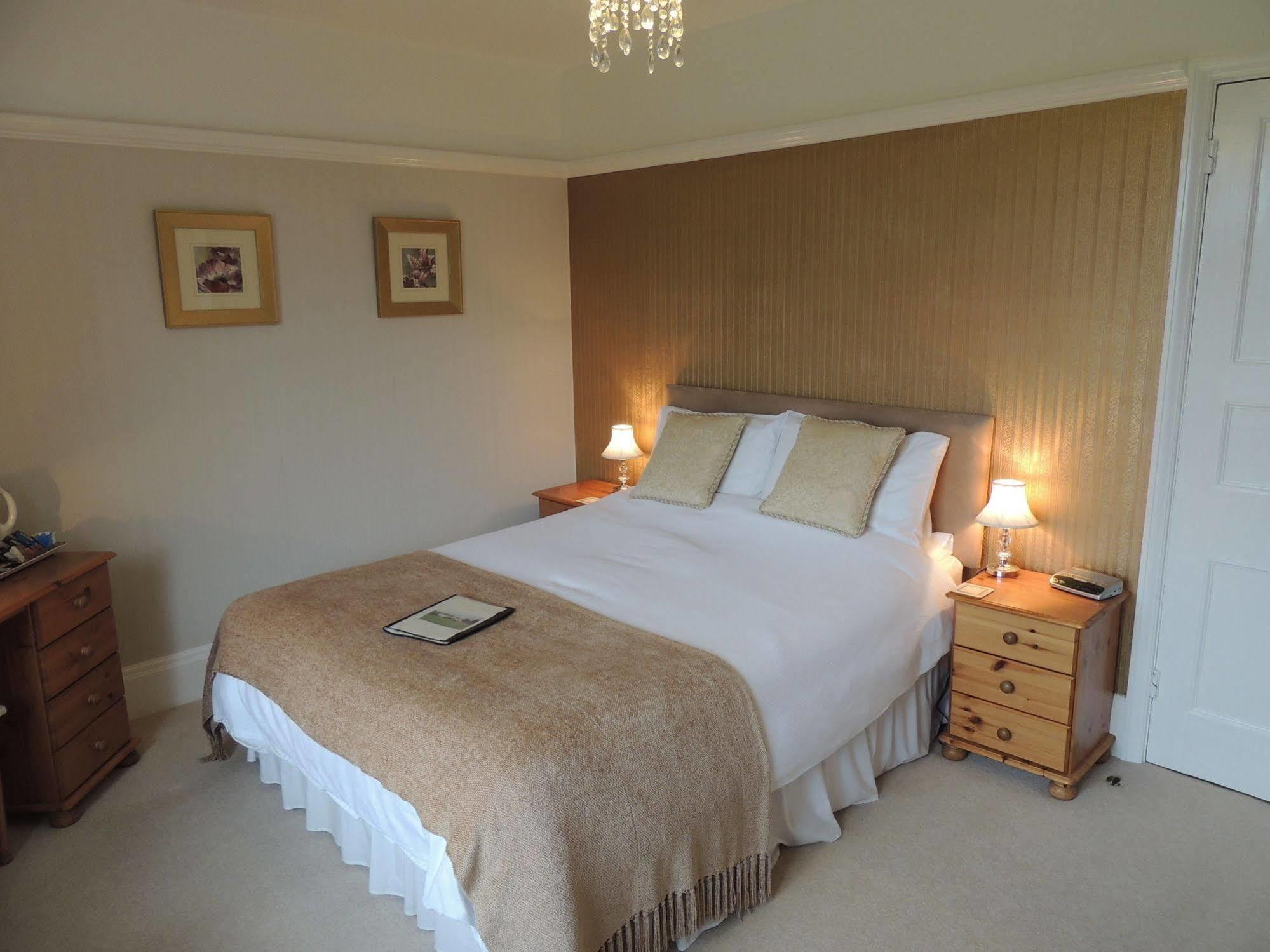 Cedar House Bed & Breakfast Minehead Dış mekan fotoğraf