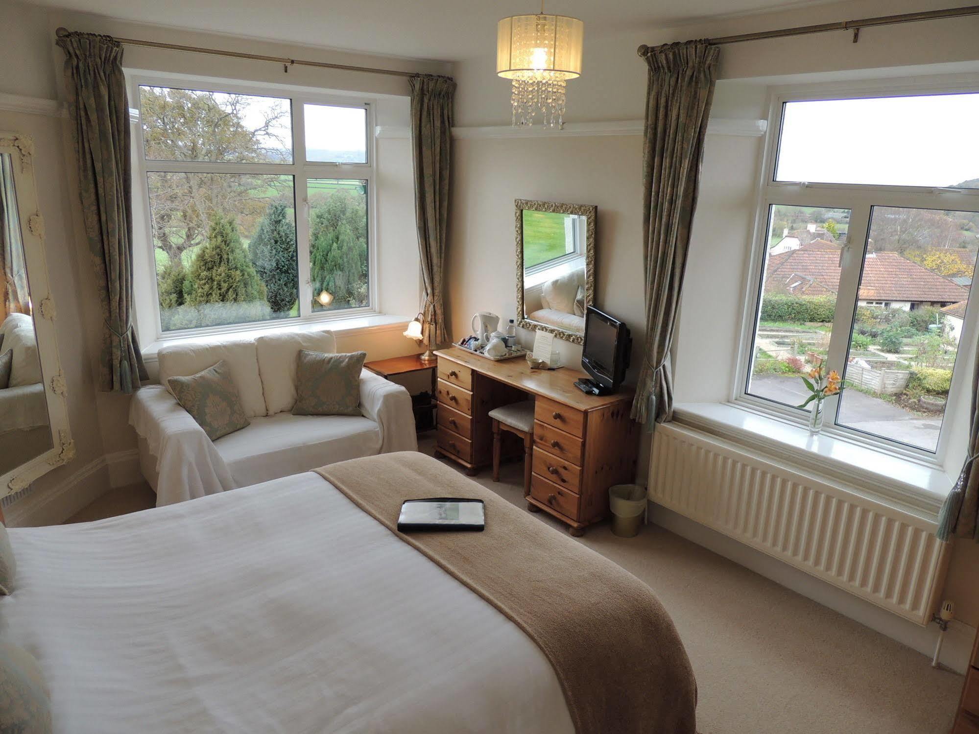 Cedar House Bed & Breakfast Minehead Dış mekan fotoğraf