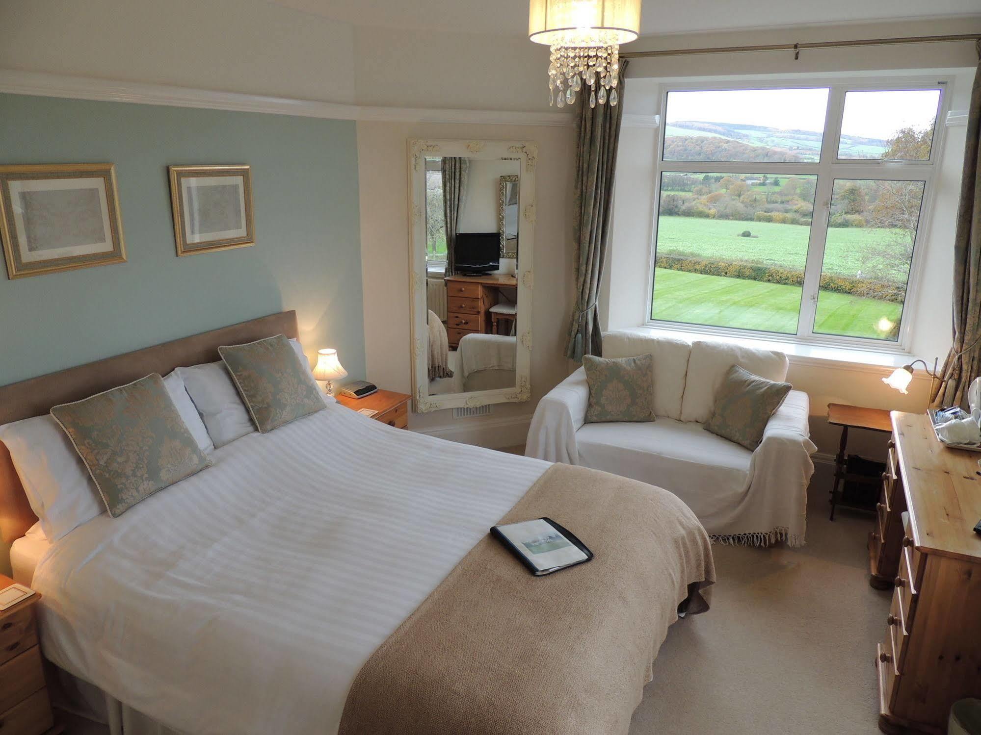 Cedar House Bed & Breakfast Minehead Dış mekan fotoğraf